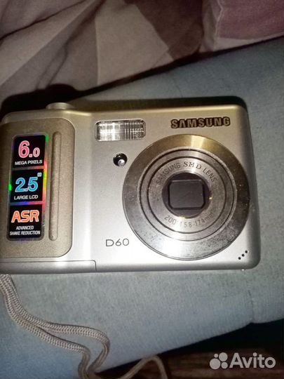 Цифровой фотоаппарат Samsung D60