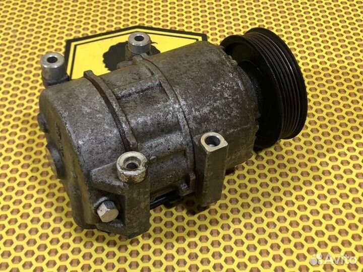 Компрессор системы кондиционирования Kia Quoris