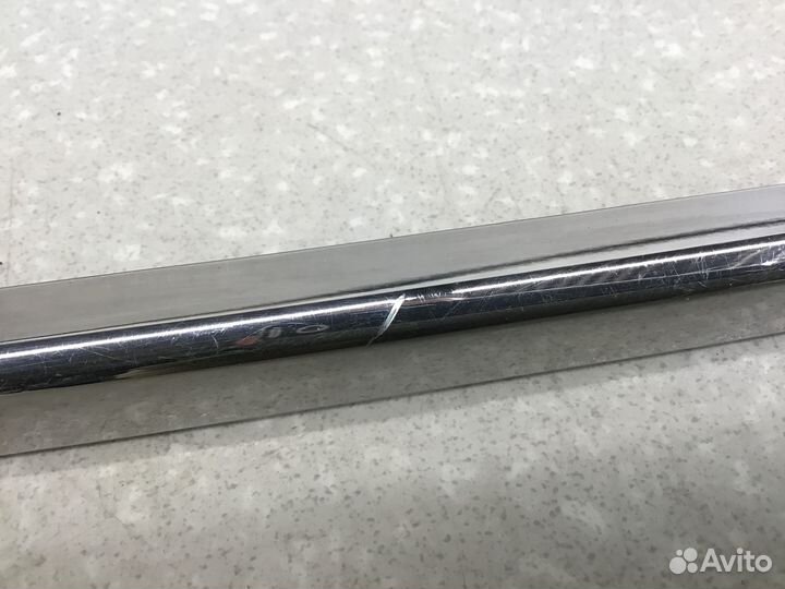 Молдинг заднего бампера центральный Renault Kaptur