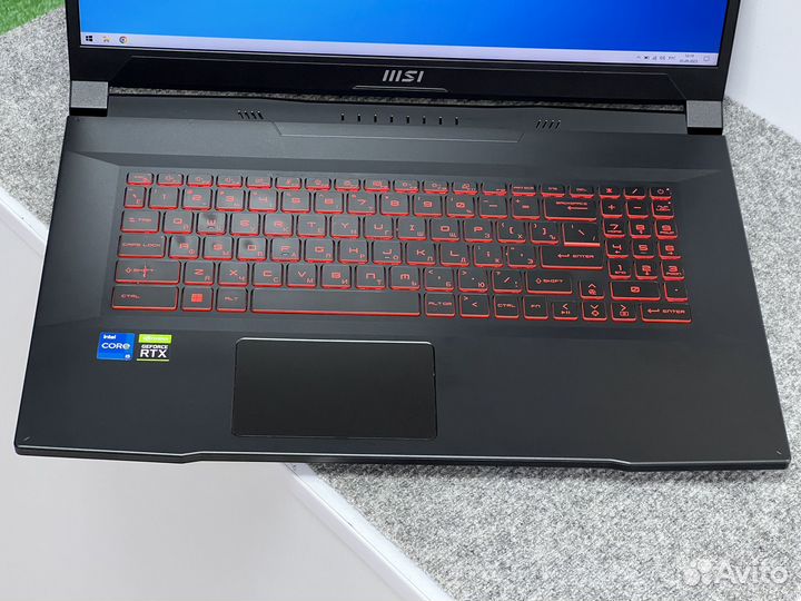 С чеком на гарантии MSI 17.3 GTX1650 Core i5-11400