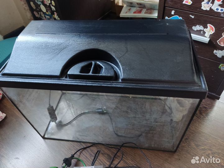 Аквариум 50 л. с крышкой укомплектованный бу