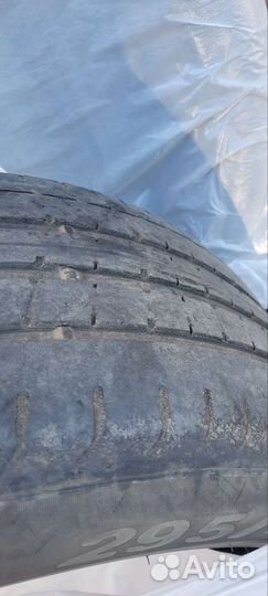 Pirelli P Zero II 295/40 R21