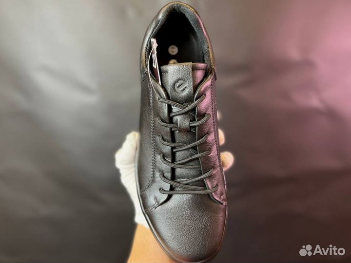 Кроссовки Ecco модные