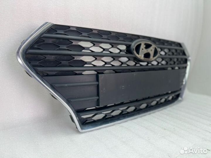 Решетка радиатора передняя Hyundai Solaris 2