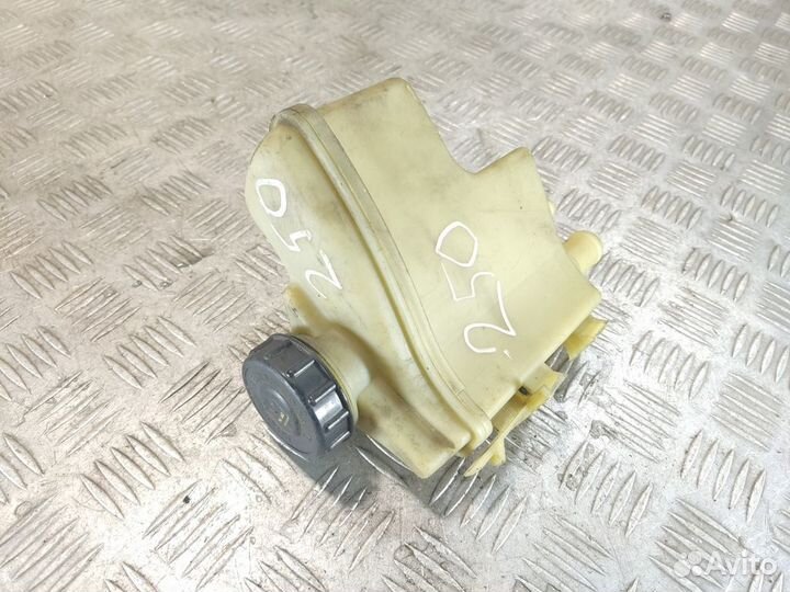 Бачок главного тормозного цилиндра Audi Q7 2005 20