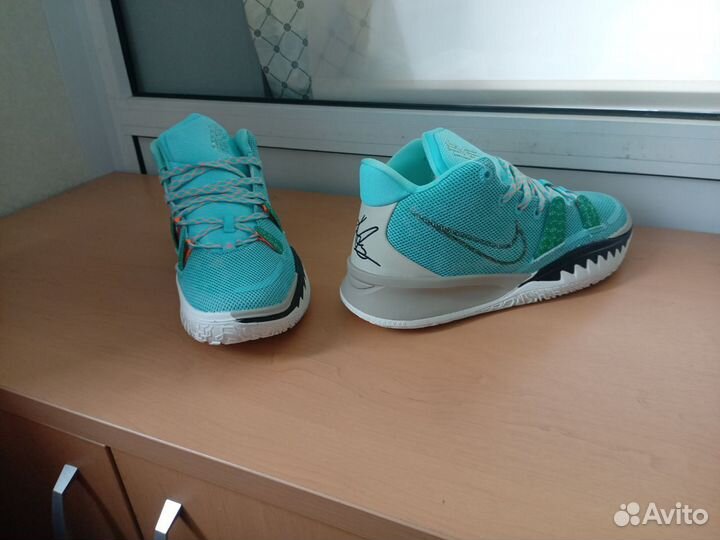 Кроссовки Nike Kyrie 7