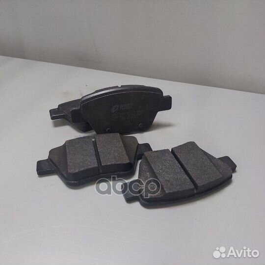 1420 00 5K0698451 колодки дисковые з Audi A3