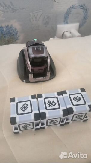 Робот anki cozmo