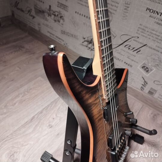 Grote безголовая электрогитара