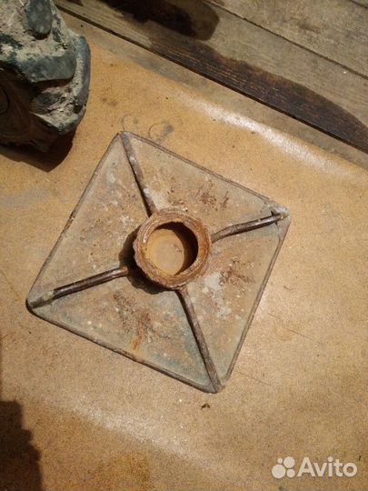 Подставка под лапу крана