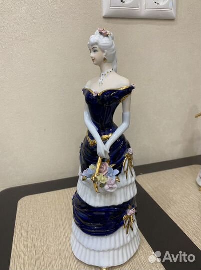 Фарфоровые статуэтки