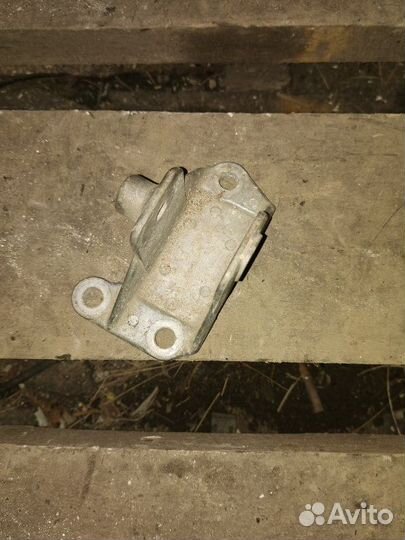 Кронштейн двигателя Opel Vectra B