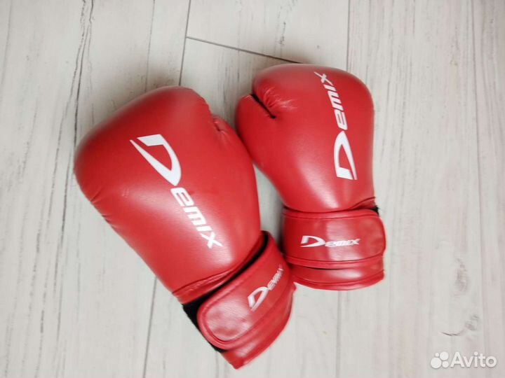 Боксерские перчатки