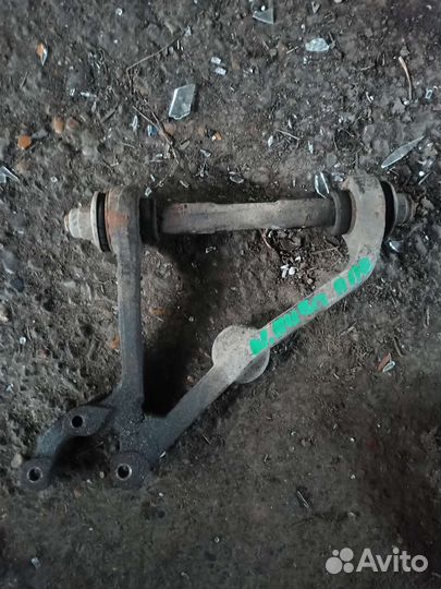 Рычаг передний правый верхний Chevrolet Niva