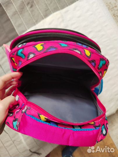 Рюкзак для девочки в школу