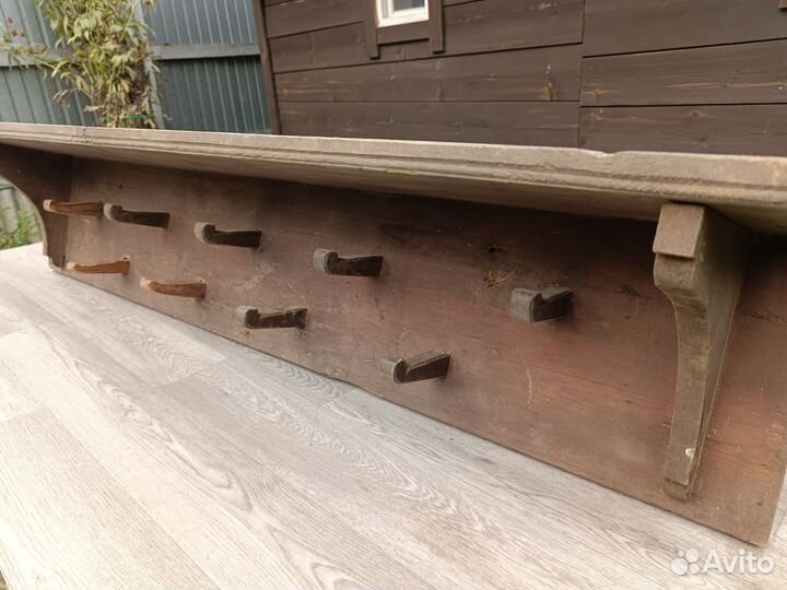 Вешалка с полкой