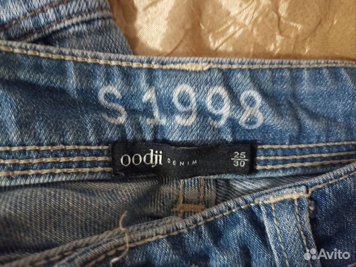 Джинсовая куртка и джинсы