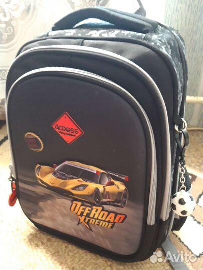 Ранец школьный для мальчика новый