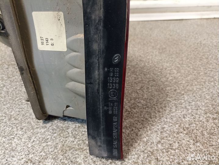 Фонарь задний наружный правый Mercedes Benz W211