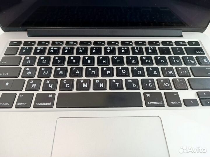 Macbook pro 13 retina 2015 8/128