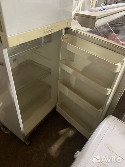 Холодильник Daewoo FR-3501