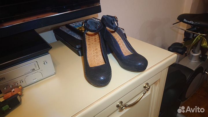 Новые туфли Chie Mihara женские р. 37,5