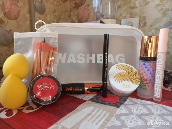Набор для макияжа+косметичка