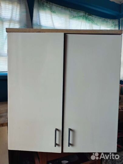 Кухонный навесной шкаф