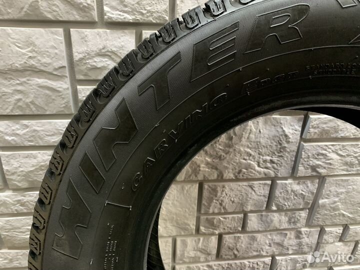 Pirelli Winter Carving Edge 215/65 R16