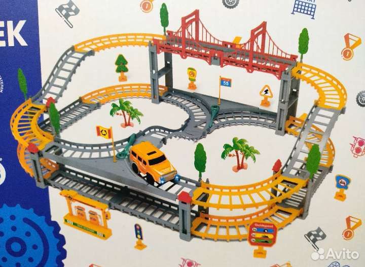 Трек с машинкой,со световыми эффектами,58дет