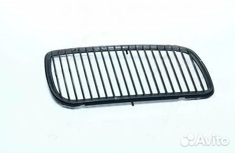 Вставка облицовки радиатора правая волга 3110