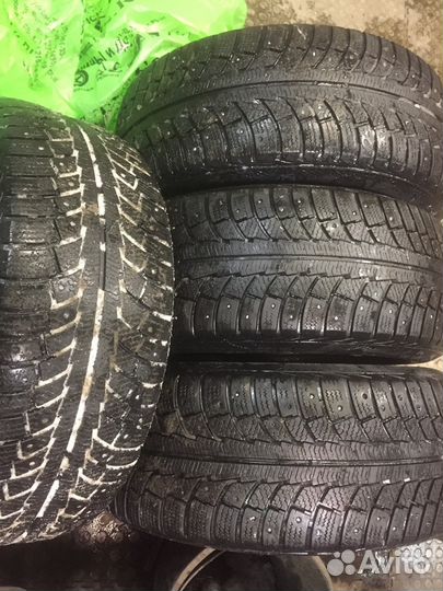 Gislaved Nord Frost 5 235/55 R17