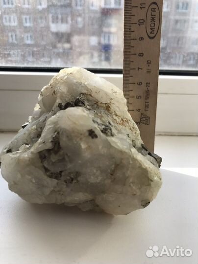 Кварц с пиритом