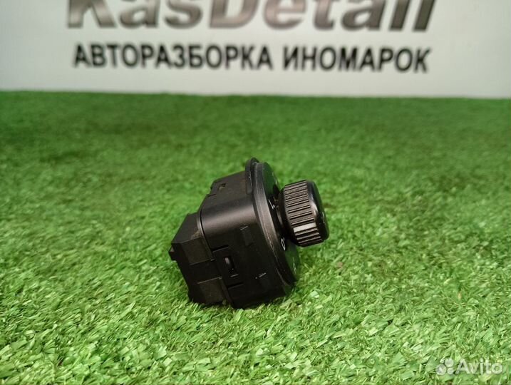 Джойстик регулировки зеркал Skoda Roomster 1