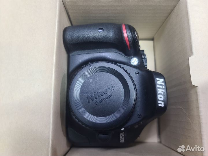 Nikon d5200 double vr zoom Kit