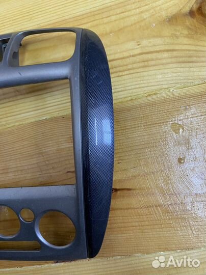 Рамка магнитолы mazda 323