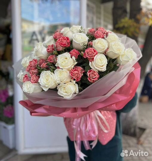 Букет кустовых роз / пионовидные розы