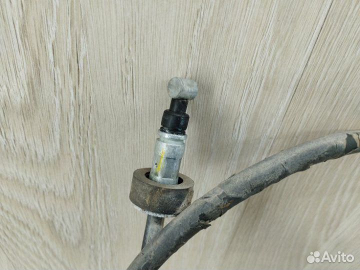 Трос стояночного тормоза правый Hyundai Ix35