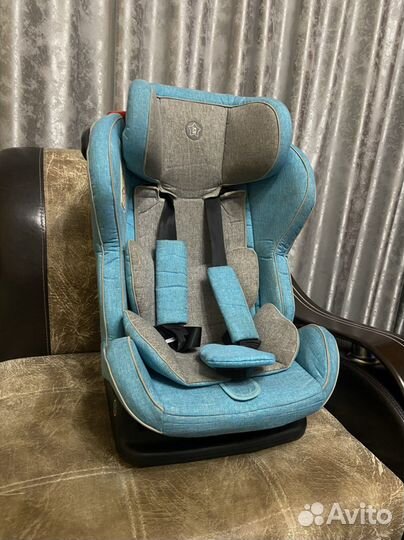 Автомобильное детское кресло