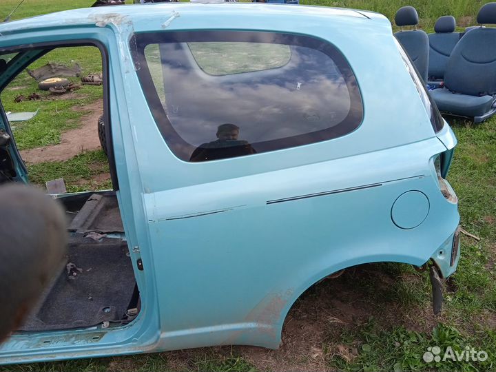 Разбор toyota yaris p1, vitz 1 поколение