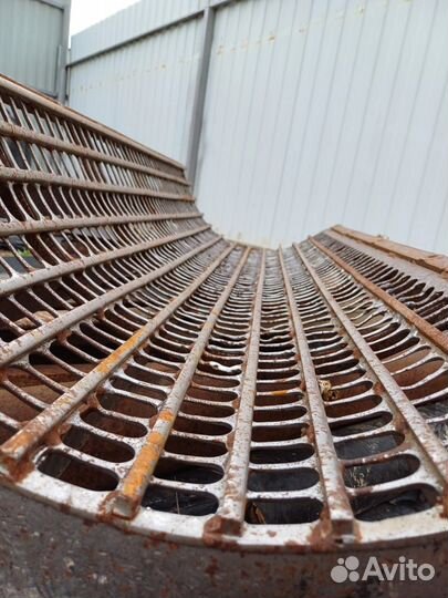 Подбарабанье на комбайн Claas mega 204