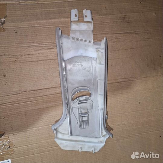 Обшивка средней стойки правая левая ауди A3 8P