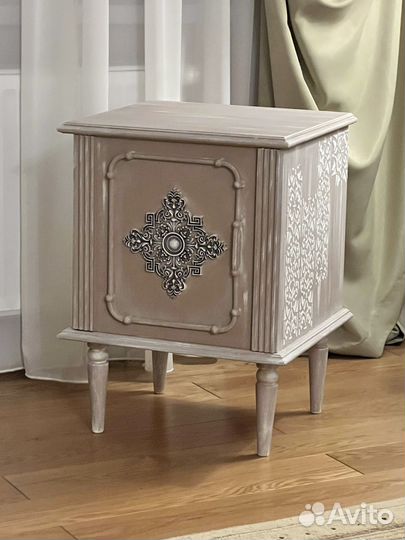 Тумбочка прикроватная 