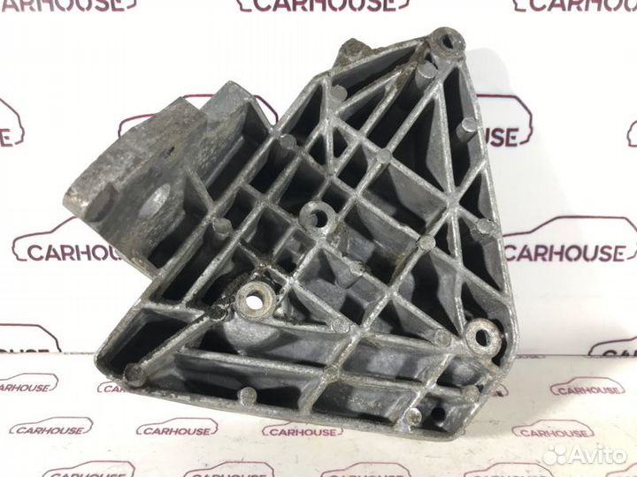 Кронштейн кондиционера Volkswagen Passat B5+ 1.8T