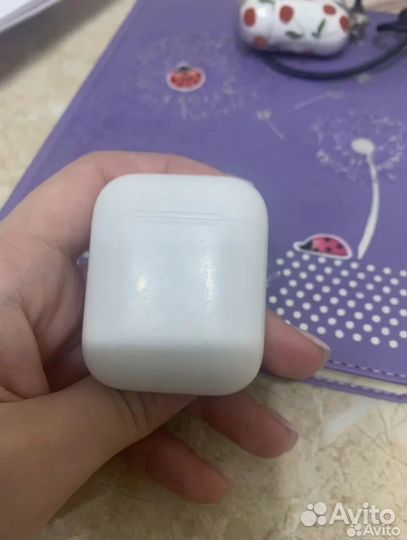 Airpods 1 поколения