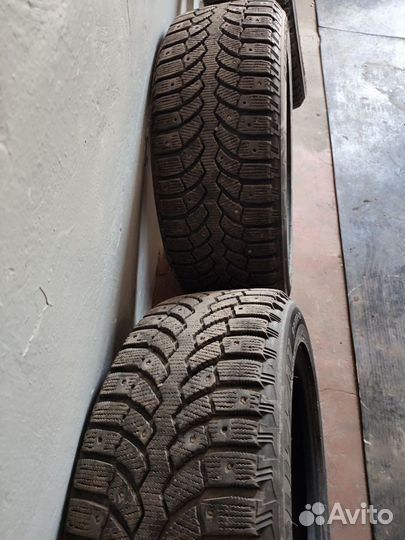 Bridgestone Blizzak Spike-01 205/55 R16