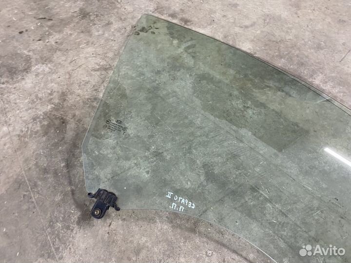Стекло двери передней правой Kia Cerato (TD) II (2