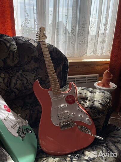 Squier sonic stratocaster hss tahitian coral
