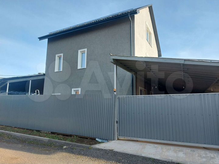 Дом 210 м² на участке 7 сот.