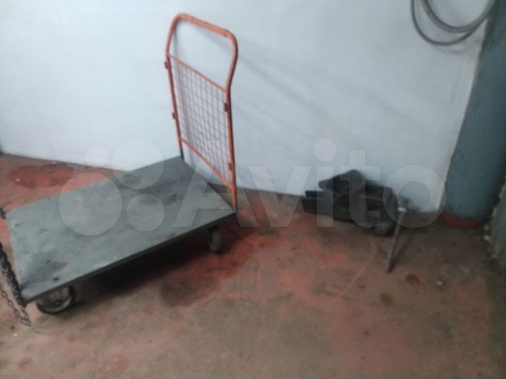 Гараж, > 30 м²